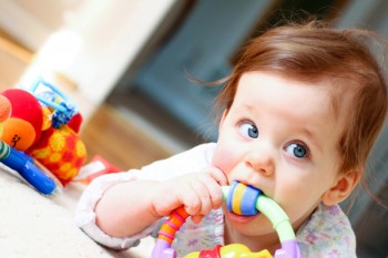 brincando-bebê